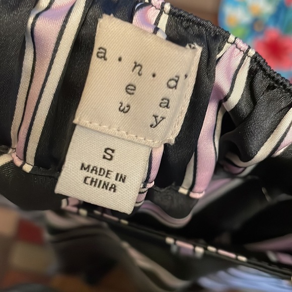 Black Pink and White Skirt NWT Small - Picture 5 of 5